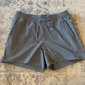 Lululemon Men’s Zeroed In 5” Linerless Shorts - large - grey